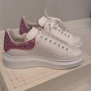 Alexander McQueen Larry sneaker with Glitter